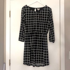 Patterned Dress w/ Slit Sleeves